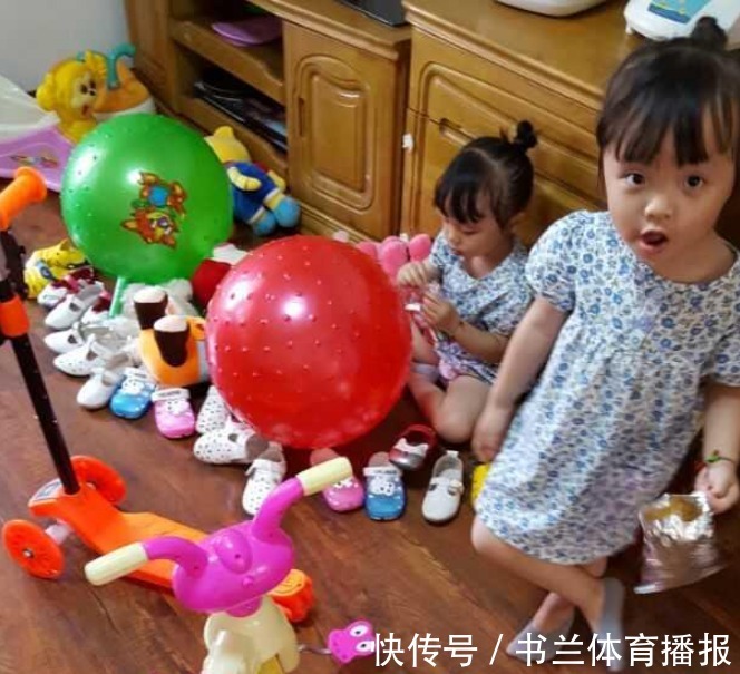 白菜|1岁娃把超市桃子都戳了个洞,硬核老妈指指榴莲:别怕疼使劲拍