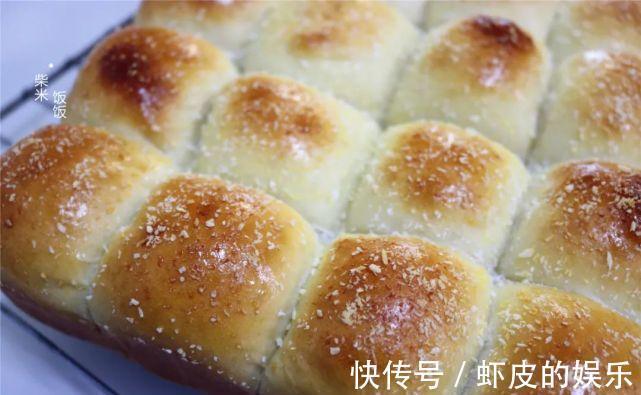 做法最简单的面包,只需普通食材,柔软香甜,适合在家做