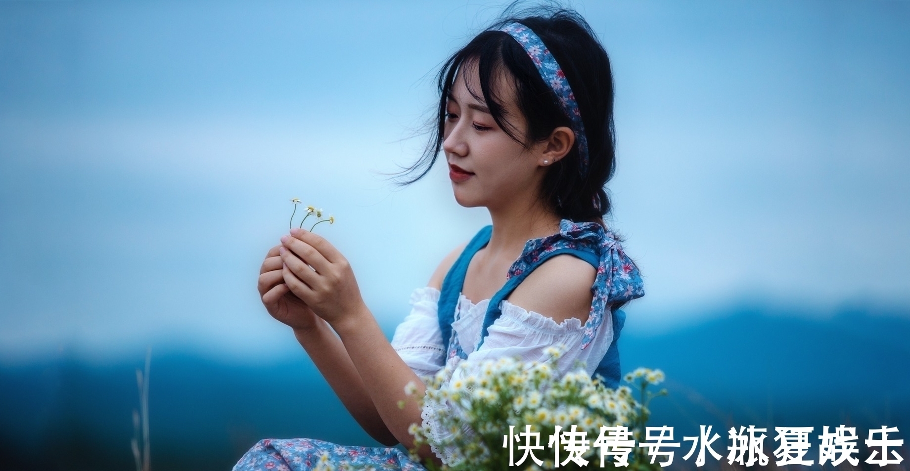 诗囚#七律·九首丨杯斟锦鲤江心月,韵起梧桐叶底秋