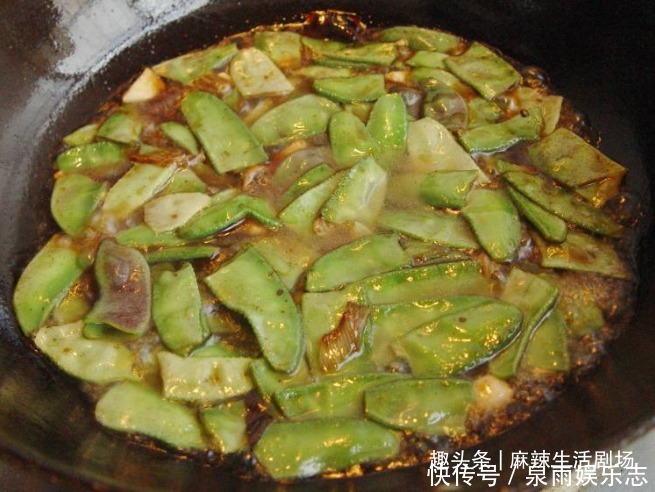 把扁豆放|我家一年吃几十斤,清脆鲜嫩,赶走湿气,家人常吃脾胃好