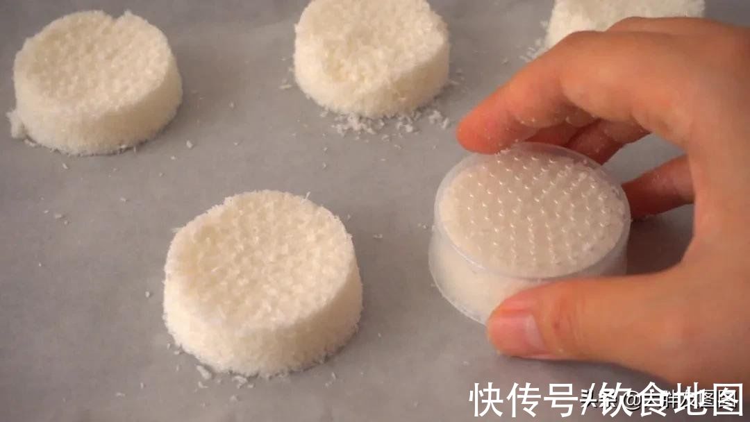 没有面粉,2种材料做椰蓉饼干,一入口就化了