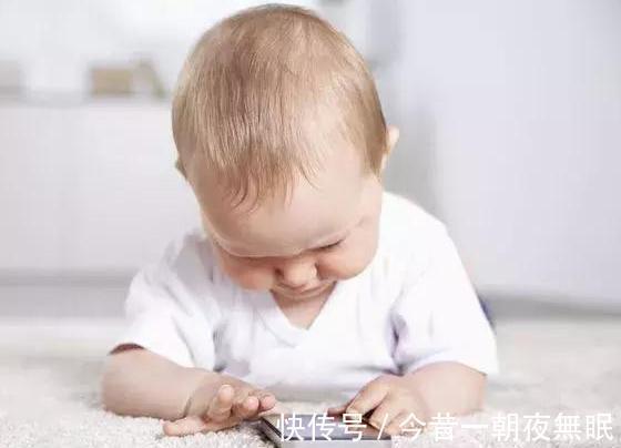 学习成绩|经常玩手机的孩子,和不常玩手机的孩子,5年后这3点差距很明显