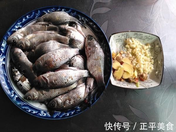鱼腥的“克星”是它，不是葱和姜，做鱼时加一点，鱼肉鲜嫩无腥味