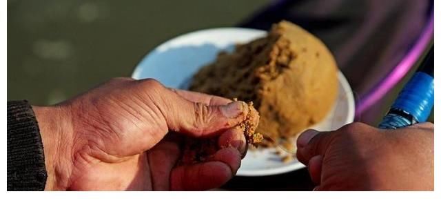 钓友|夏季钓鲤鱼，为啥总是小鲤鱼比较多？大鲤鱼为啥不吃钩？