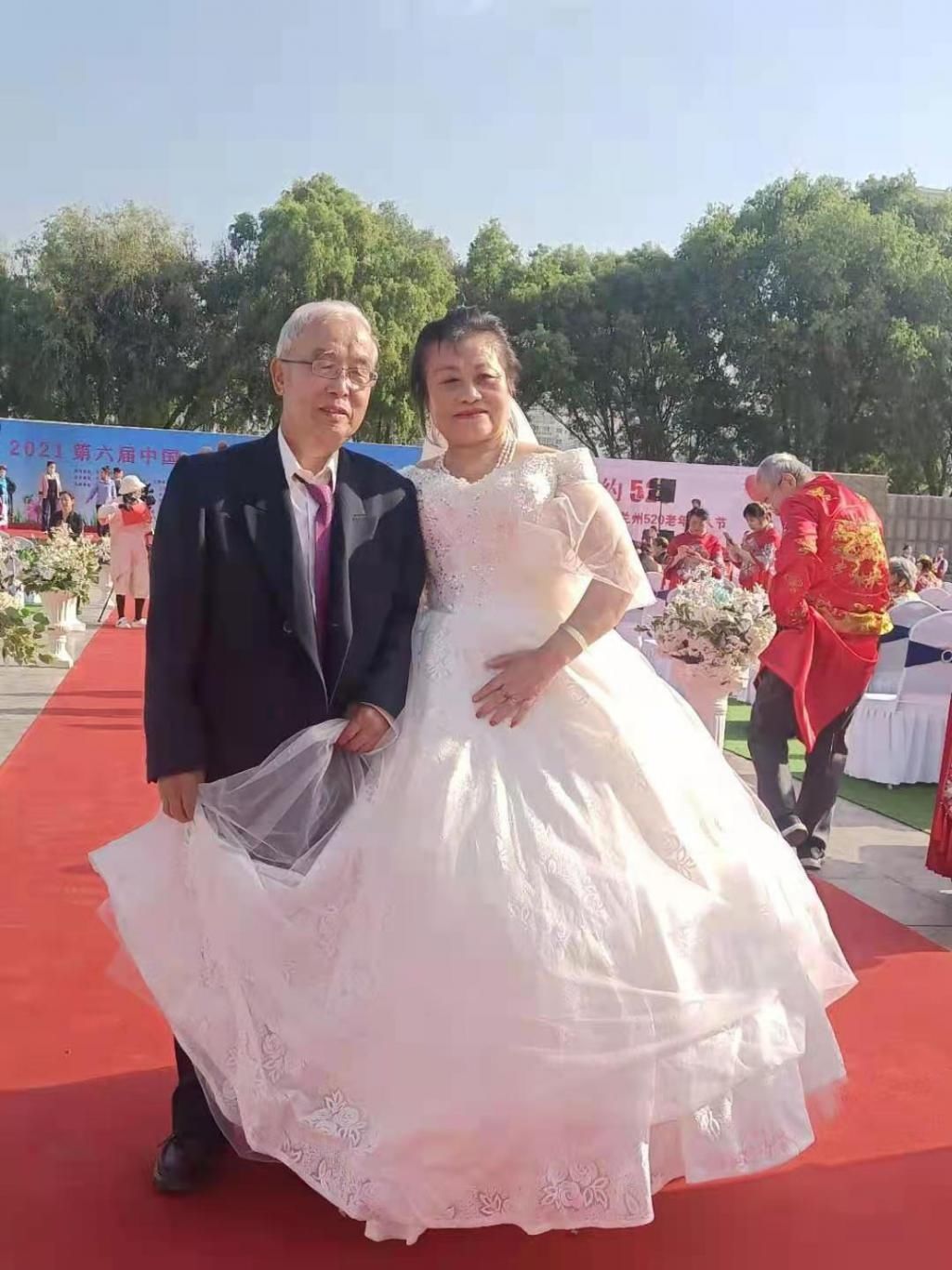 老人|相濡以沫的故事——属于100对老人的集体婚礼