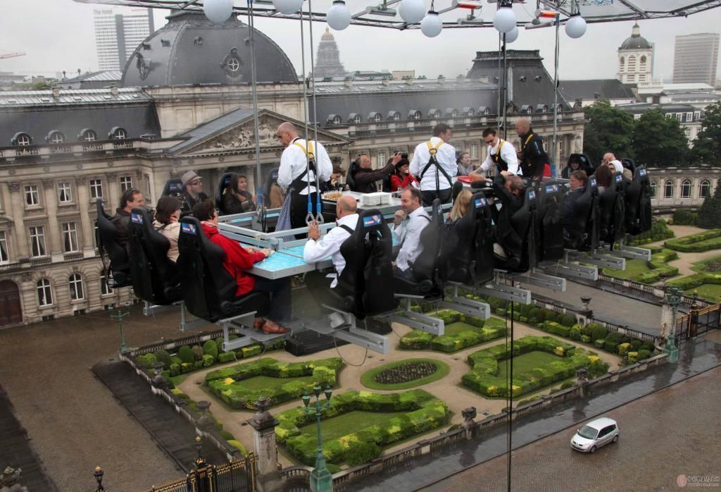餐厅|世界上最危险的餐厅,吃个饭都要寄上安全带,大群土豪纷纷来体验