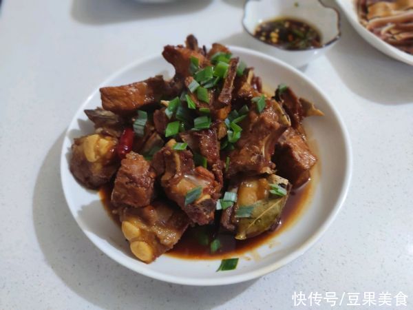 排骨|红烧排骨(这种做法让你好吃的停不下来)