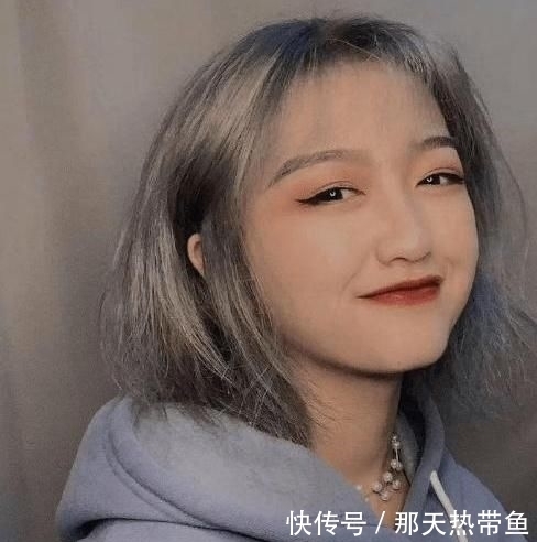  生病|《变形记》神仙妹妹梁小友：因父亲生病辍学，今成网红捞金惹争议