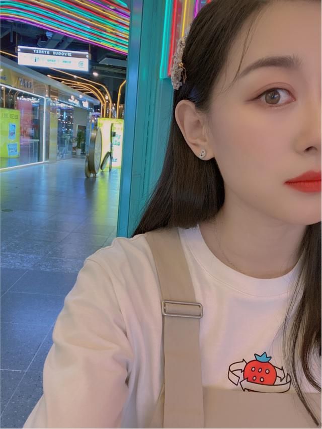 白t|说孙一文是击剑＂女神＂真不为过，不仅颜值高，日常穿搭也让人心动