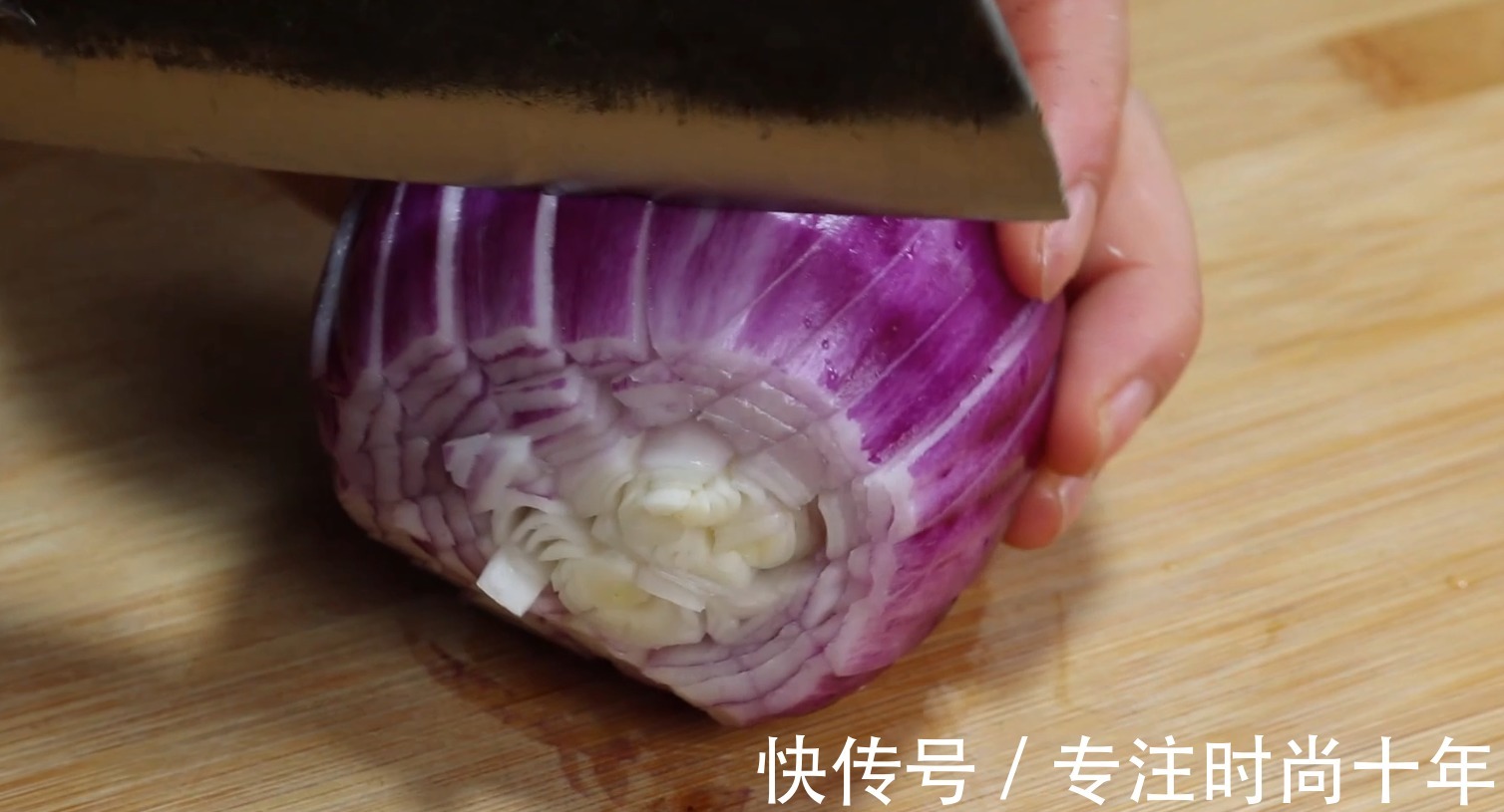 容器|洋葱是个宝,一次做3瓶,80岁奶奶每天都吃,身体棒,睡眠好