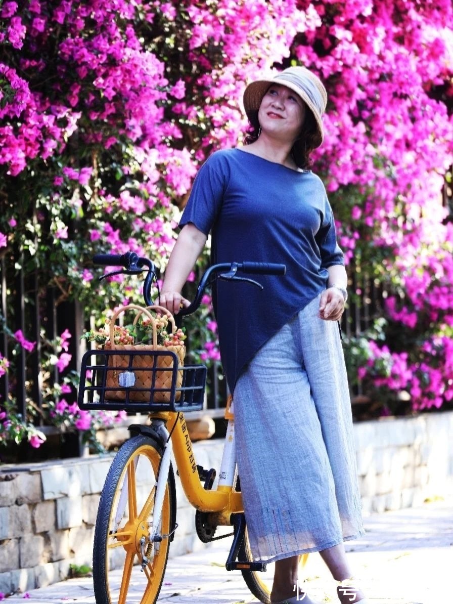 阔腿裤|40+富态女人要懂得给穿搭做减法,无需繁琐,这样穿简约且高级