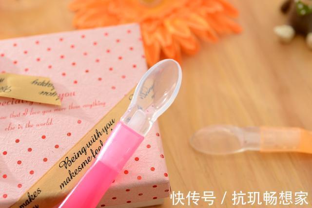 初乳|新生儿“自带三天口粮”不用喂别盲目迷信母乳,坑了娃