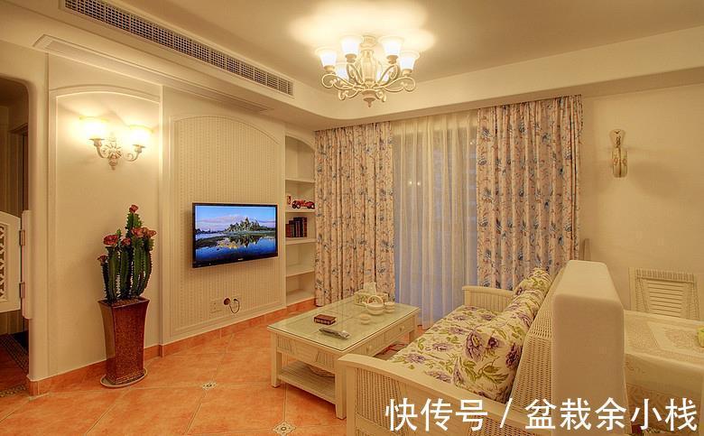 客餐厅|朋友新家太温馨了，碎花沙发很舒服，以后家里也这么装修！