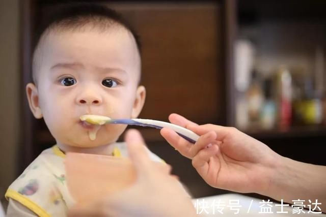 植物油|宝宝多大可以吃油？孩子到了这个年龄，该给宝宝“加油”了