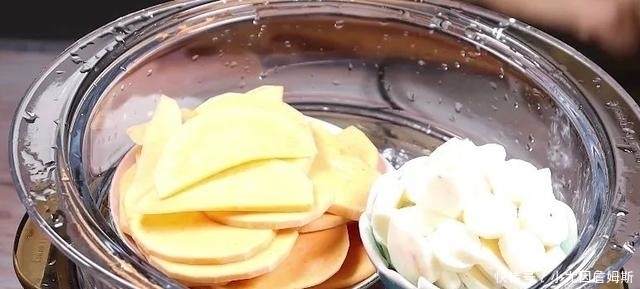 甜甜|甜甜圈最简单做法,不用烤箱不油炸,补钙好消化,比面包还好吃