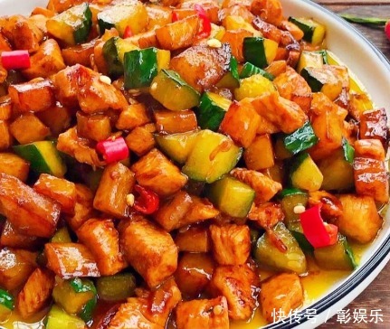 土豆的这个做法火了,简单易学,比大鱼大肉好吃多了,越吃越过瘾