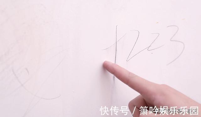 一滴水|白墙脏了不用重新刷，墙壁上抹一点，简单擦一擦就干净，省力省事