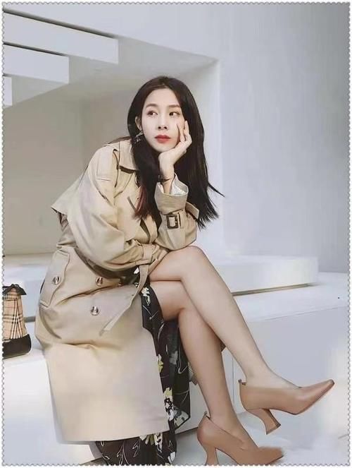 早春“风衣”很实穿，学会这“5个”搭配技巧，优雅高级又时髦