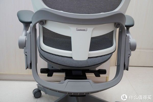 坐垫|品质生活 篇六十六：从网易严选人体工学椅3.0 VS 2.0，看人体工学椅怎么选？