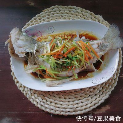  #福气年夜菜#鲜美肥嫩的清蒸鲈鱼