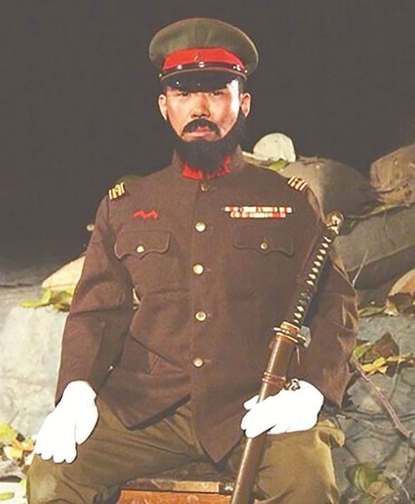 当即|抗战哨兵巡逻,看见一物上下乱跳,当即开枪,日方得知后举国哀悼