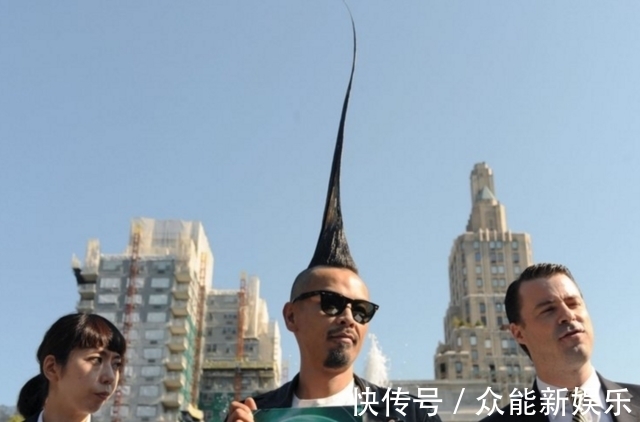 四胞胎|拿头发搞事情！围观全球夏日雷人发型。