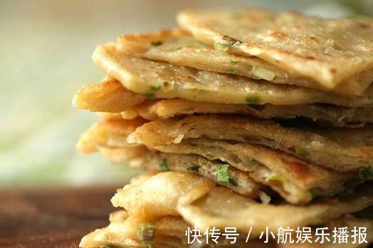 葱油饼这一种做法，不用和面，10分钟就能吃上香喷喷的早餐