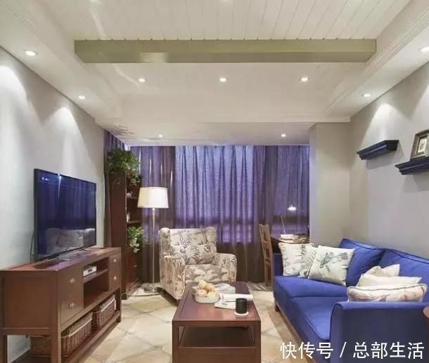 客厅|客厅该铺瓷砖还是地板老师傅从不纠结,直接用这种,时尚又耐用