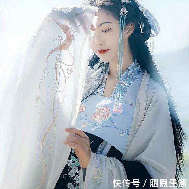 汉服&中国校服千篇一律,汉服落落大方,用汉服取代校服行得通吗?