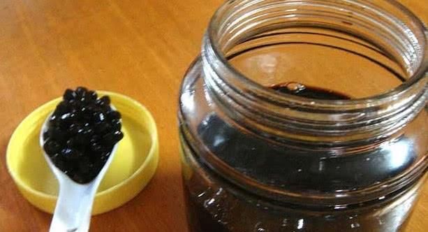 黑豆加“它”泡水，坚持每天喝，乌发养颜，白发悄悄变黑发！