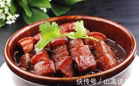做红烧肉时,根本不用放油,更不用“焯水”做出来的才好吃!