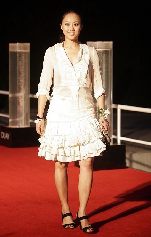 礼服|章小蕙就算是胖了, 还是那个“人间尤物”, 穿上礼服裙更有女人味