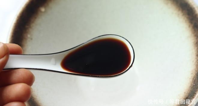 上桌|面条最好吃的做法,5分钟就能上桌,爽滑又劲道,我家一周吃3次