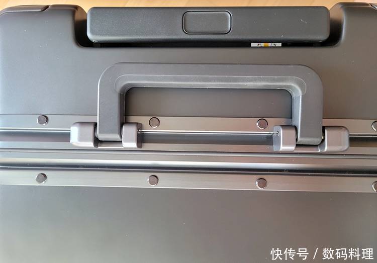 出行|出行好伴侣,够强够安心,地平线8号POWER系列登机箱测评报告