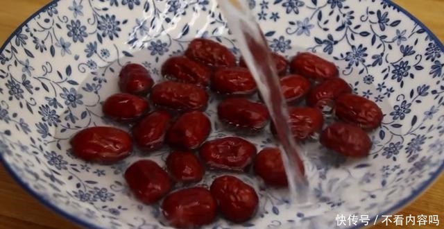 过年不能少了枣花馍，教你2种方法，一个比一个简单，好看又好吃