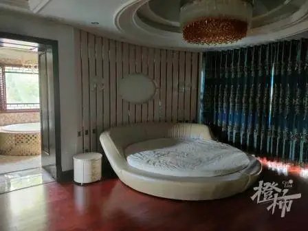 杭松居|连夜筹款5000多万，结果只是“来看看”？这降价2310万房子流拍了