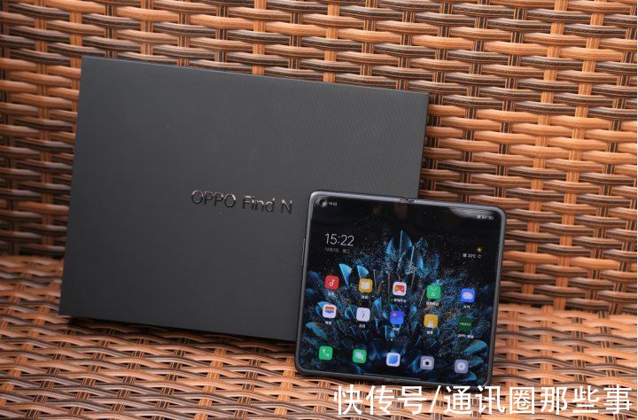 折叠屏|ColorOS 12针对折叠屏专门优化，让OPPO Find N工作效率瞬间翻倍