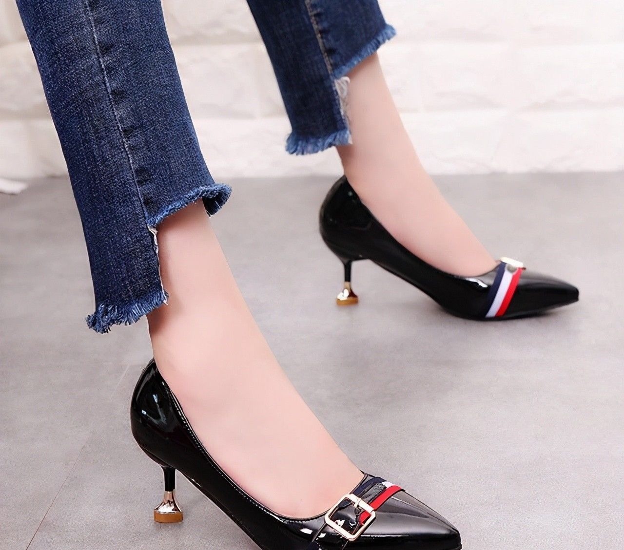 身材 尖头细跟高跟鞋，即刻拥有高挑的身材，难道你不喜欢？