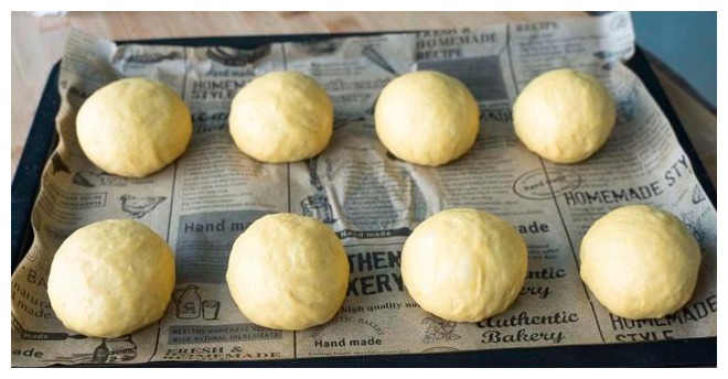 红薯最好吃又简单的做法，打入2个鸡蛋，不用加水，出锅金黄诱人