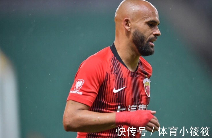广州队|上海海港失冠原因找到了!沪媒建议引进顶级前锋,球迷:不限薪?