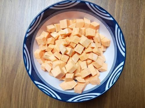 红豆和“它”一起炖，皱纹消失了，嘴巴不臭了，秀发变得乌黑亮丽