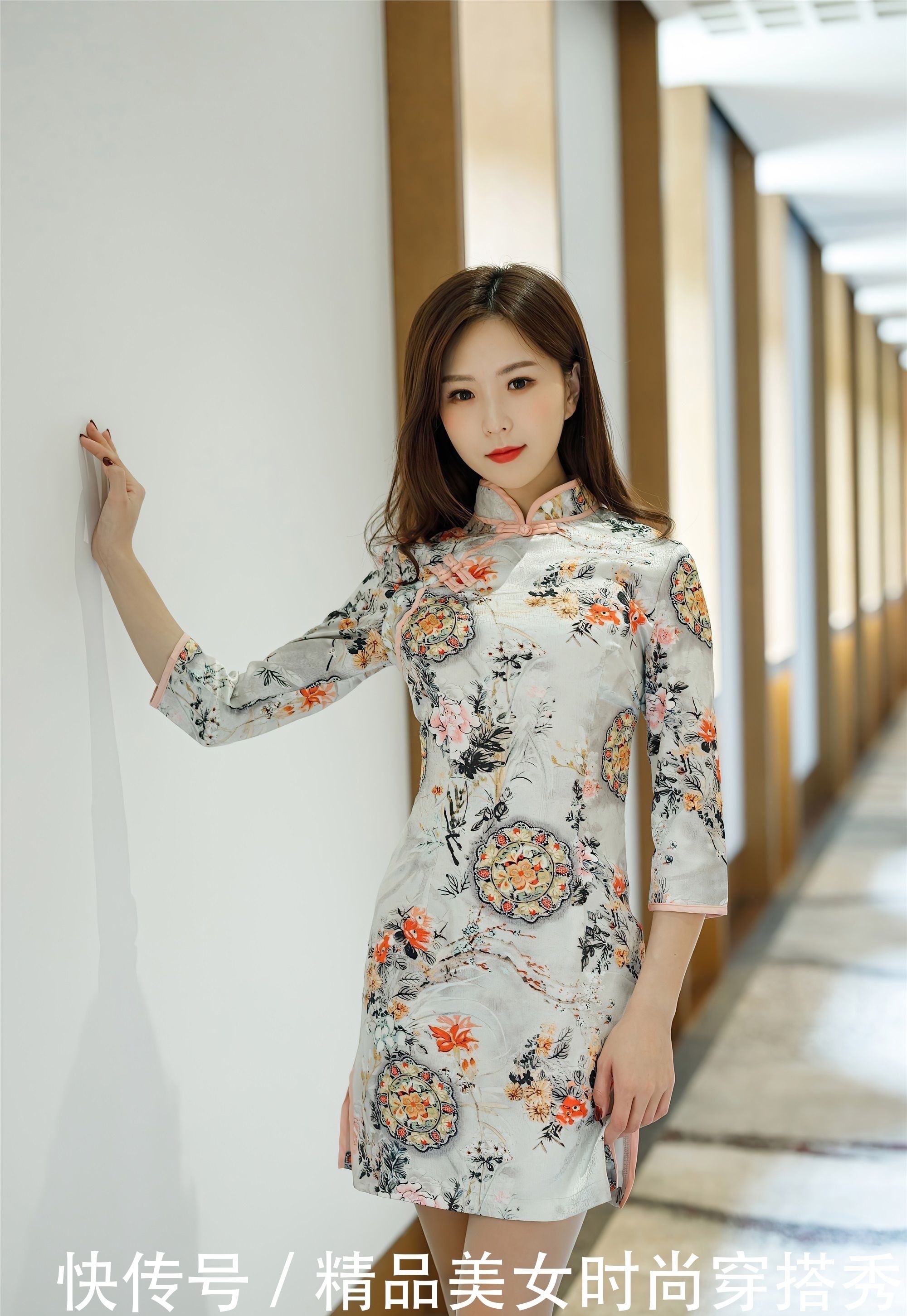 印花 国潮风来袭,一件复古的印花旗袍裙,经典又复古,时尚又优雅
