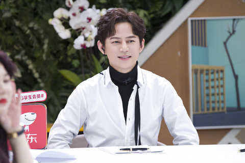 读者|郑渊洁买10套房放读者写的信,把粉丝的信视为宝贝,太暖心