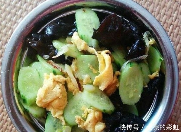 美食优选:莴笋炒腊肉、蒜薹小炒鸡杂、青瓜木耳炒蛋、干锅辣鸭肠