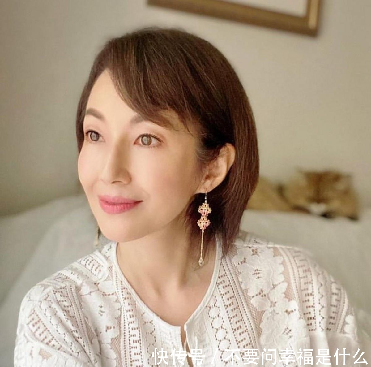 发型|女人50岁以后,剪发型要认准了,最好避开这3款!试试另外3种