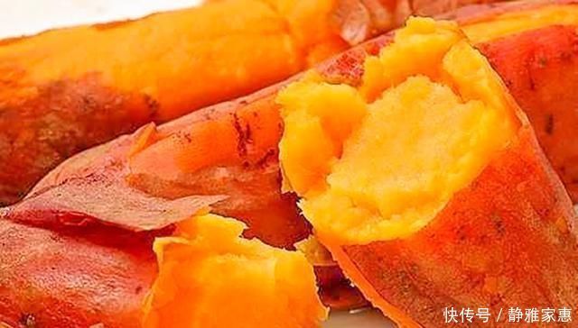 把红薯直接放进电饭锅,不用烤箱,不加一滴水,流着汤汁太好吃了