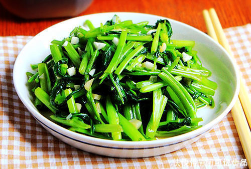 好處|會(huì)吃的人更長(zhǎng)壽，冬天多吃3種食物，滋補(bǔ)身體，好處多多