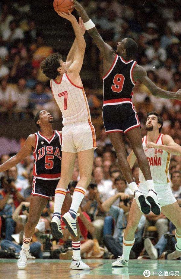 史上最成功的个人标志，Air Jordan「Jump Man」背后的故事