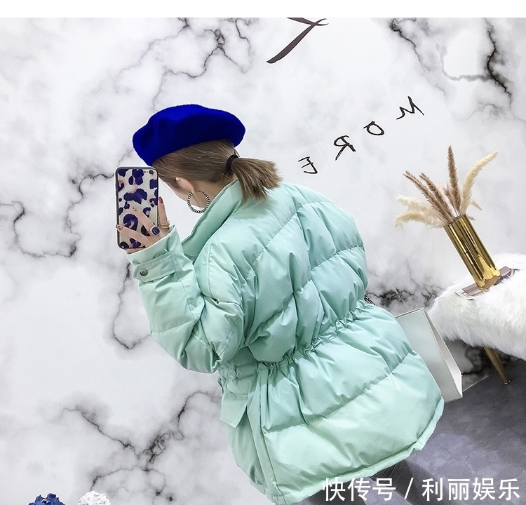  终于等到今年流行的羽绒服了：80后女人穿，瞬间变成妙龄女孩