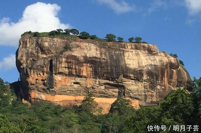 巨石|一座“神秘”的古城，建在180米巨石上，存在千年，没人知其来历